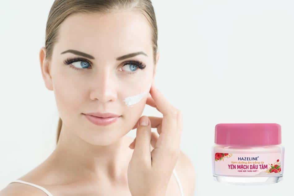 Hazeline giúp duy trì độ ẩm cho da, cung cấp các dưỡng chất nuôi dưỡng làn da trắng sáng tự nhiên