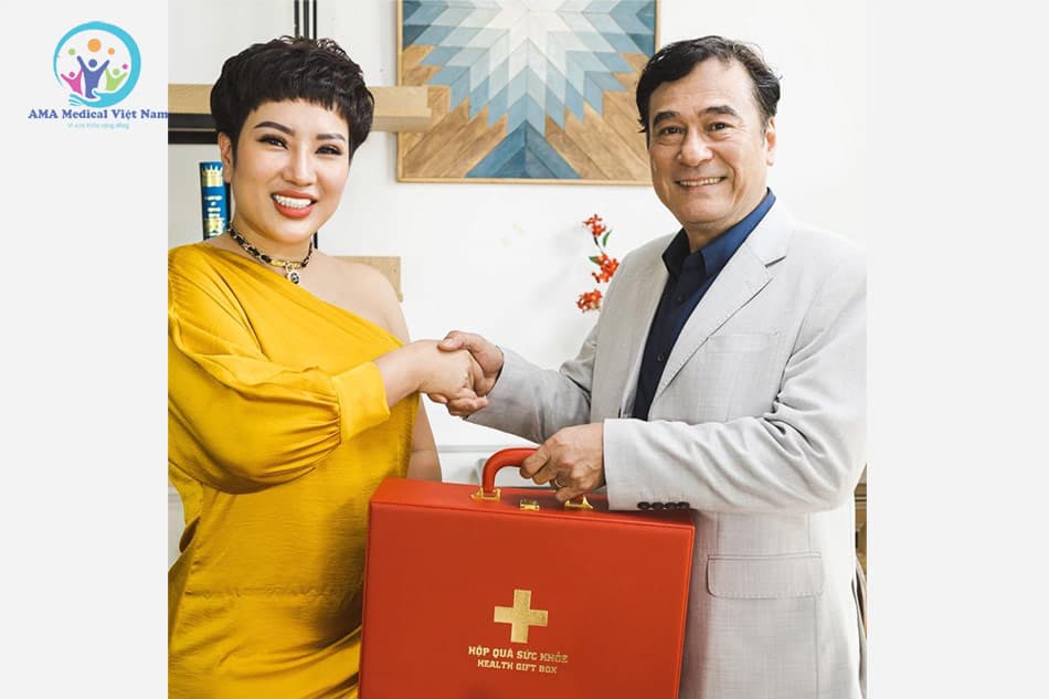 Hộp quà cao cấp với 6 sản phẩm tiện ích